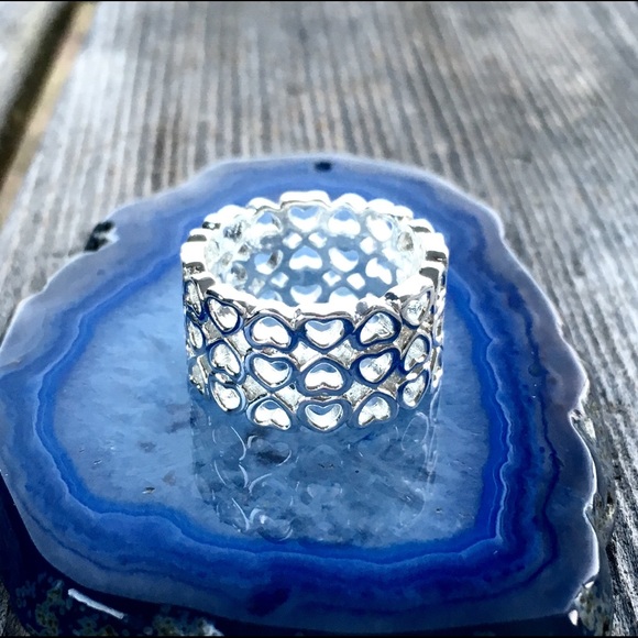 Wide 925 Silver Hearts Ring - Picture 4 of 6